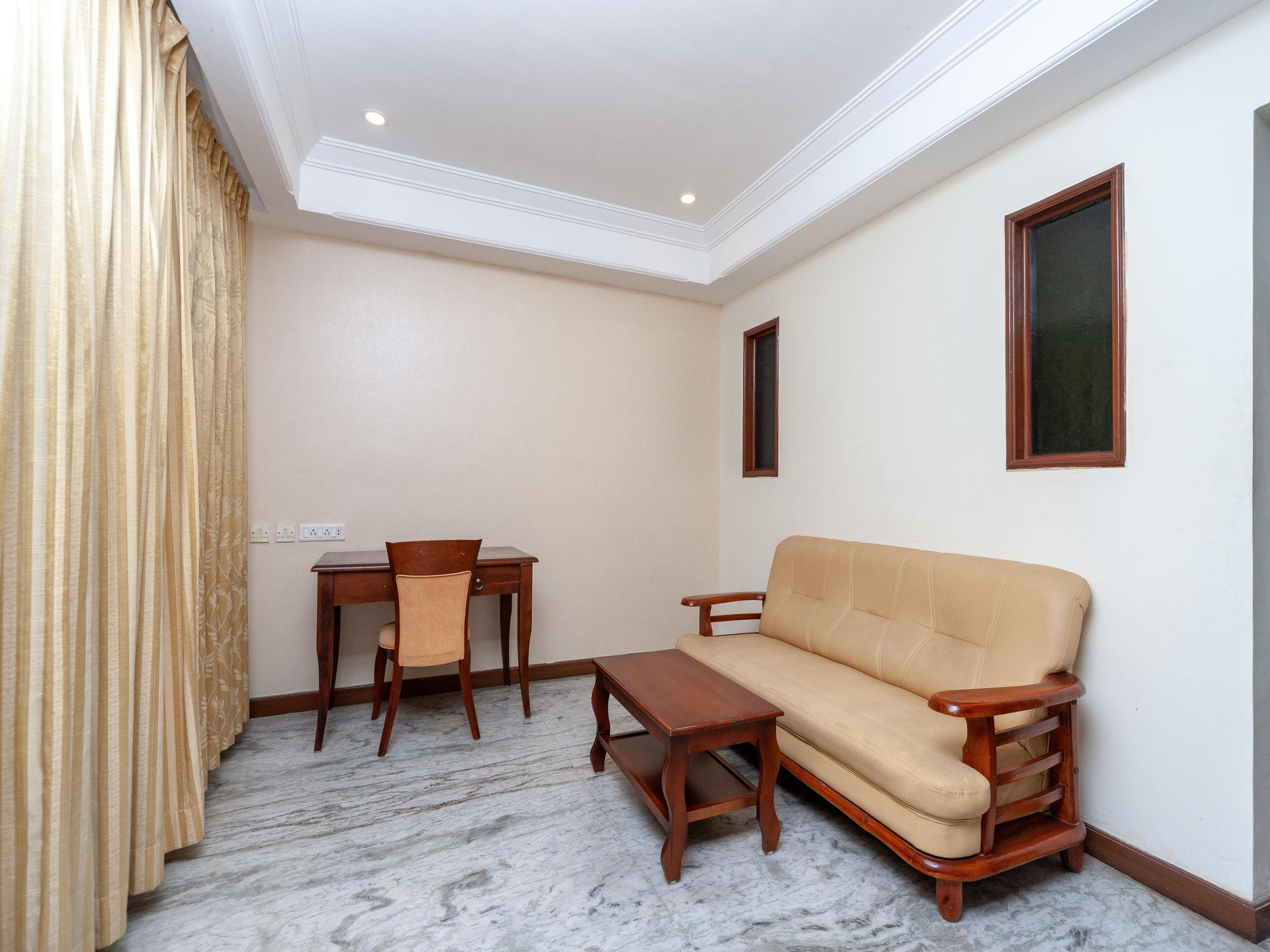 Capital O 6229 Ilara Hotels And Resorts Siruseri Екстер'єр фото