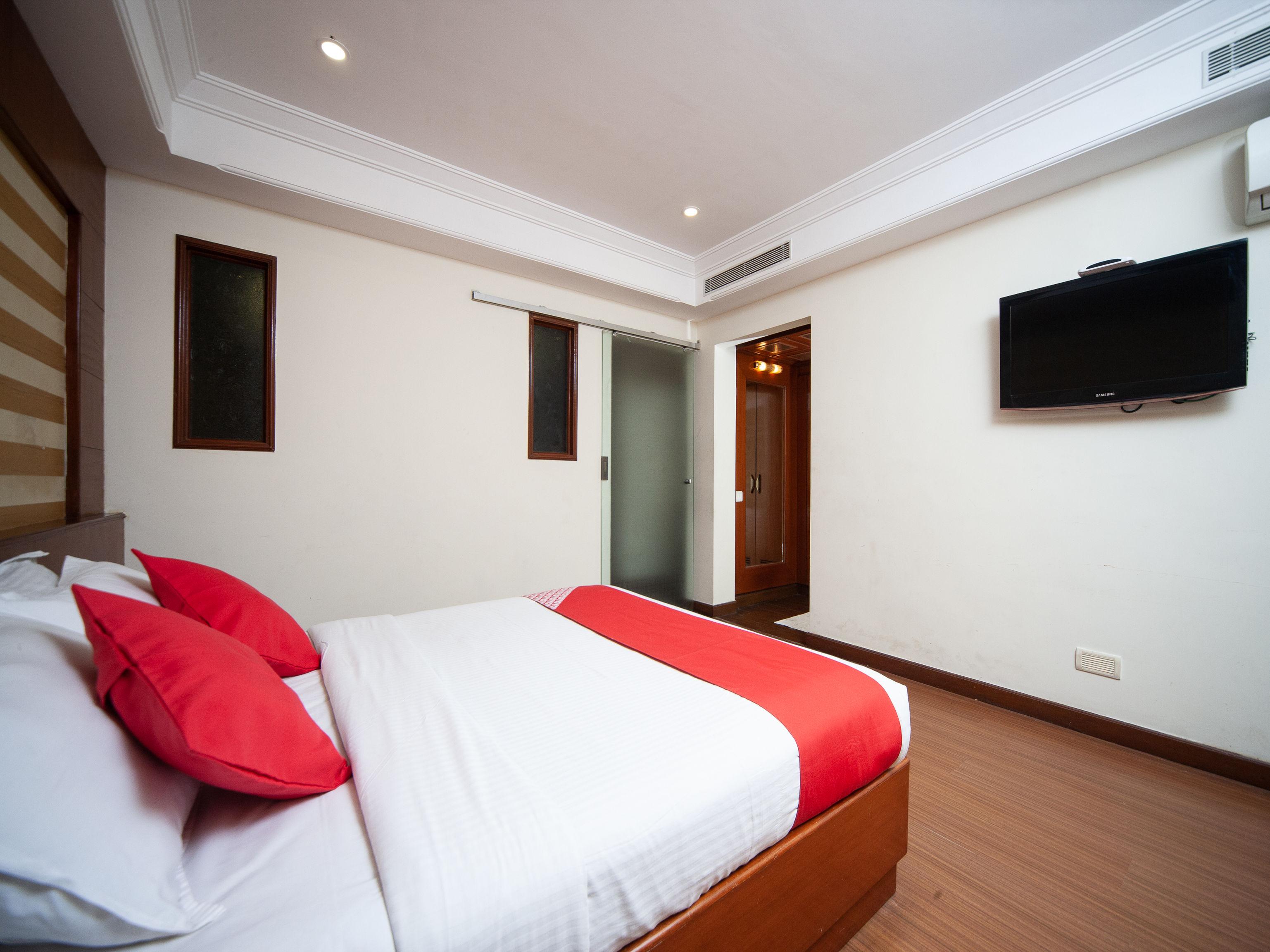 Capital O 6229 Ilara Hotels And Resorts Siruseri Екстер'єр фото
